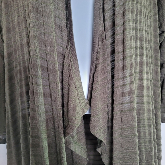 NWT Torrid Olive 3/4 Sleeve Draped Open Front Cardigan Top Size 1(1X) - Picture 3 of 8